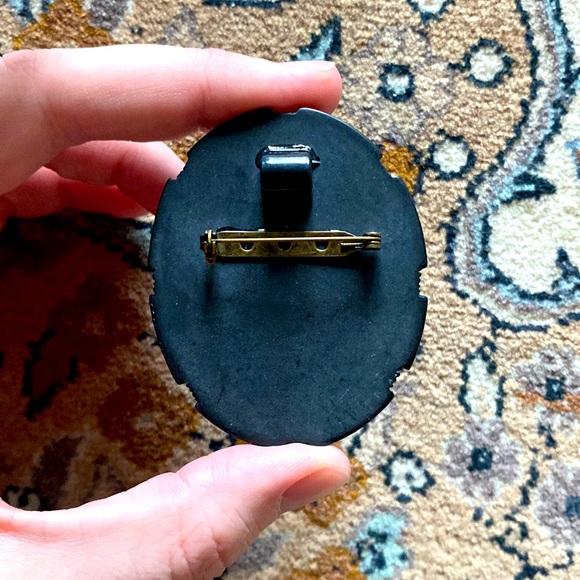 Statement Brooches - Picture 3 of 5